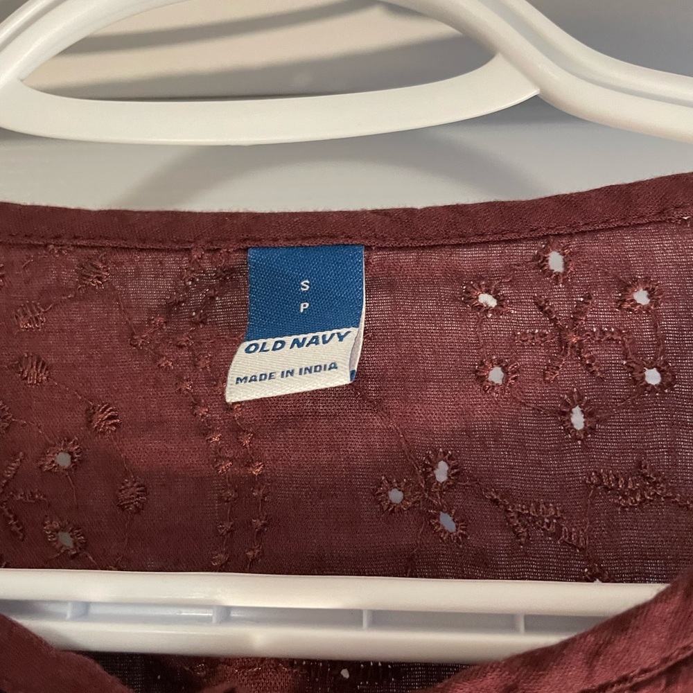 Old Navy Burgundy Eyelet Peasant Blouse - Picture 3 of 10